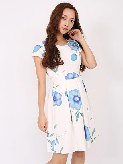 大花柄ワンピース