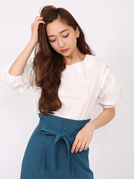 リボン付きバルーンスリーブブラウス