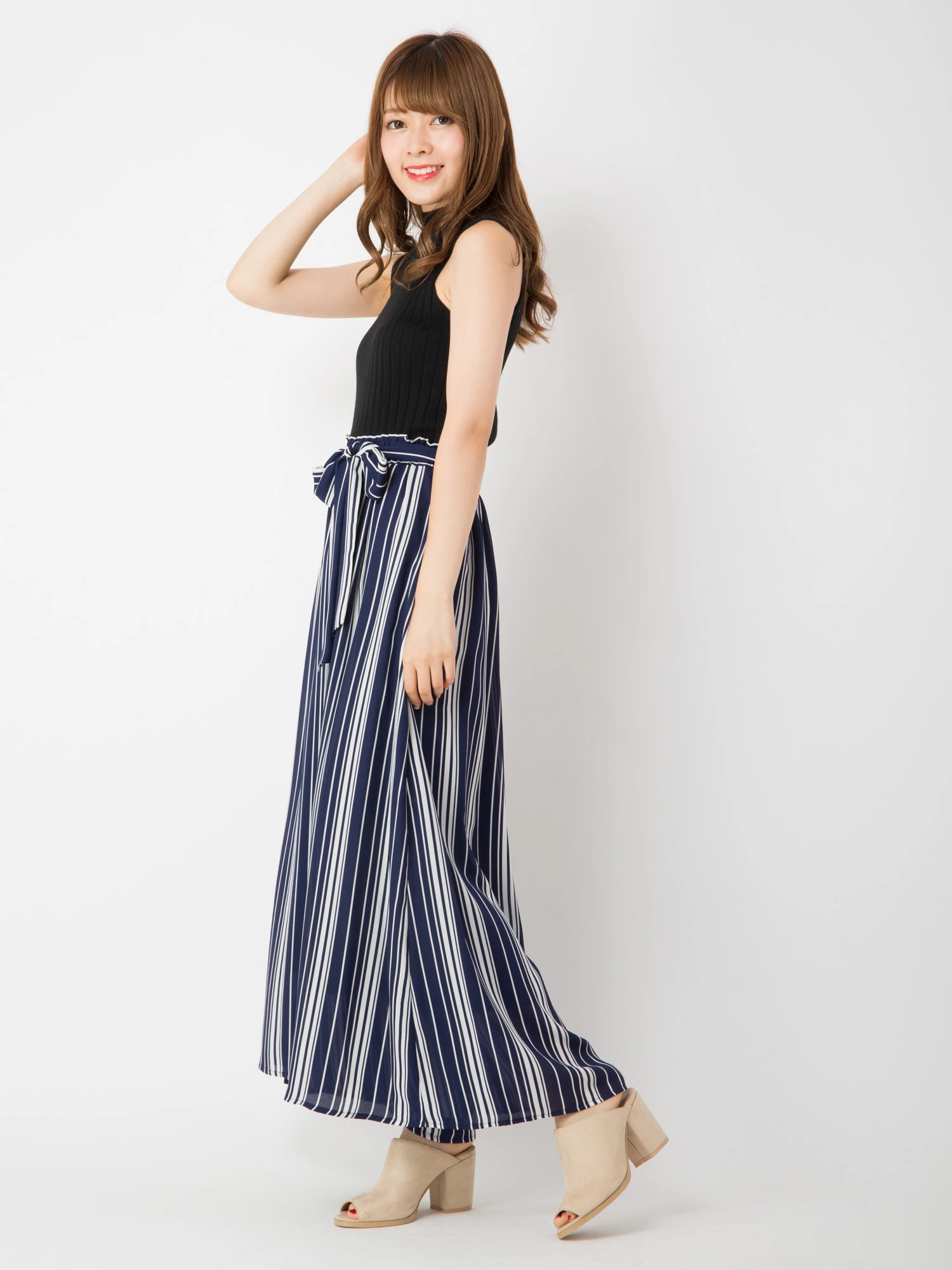 ベルト付きワイドパンツ