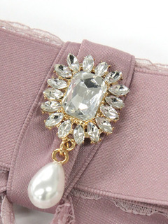 ビジューリボンブローチ