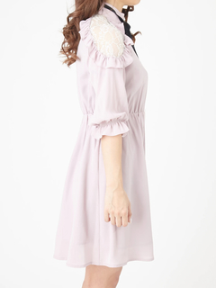 肩開きワンピース