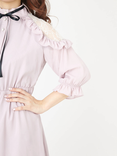 肩開きワンピース