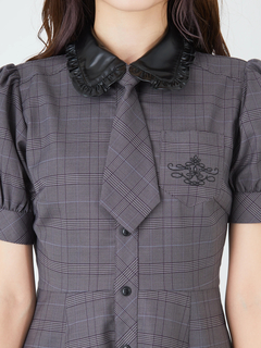 合皮衿タイ付きワンピース