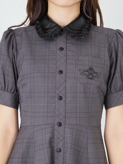 合皮衿タイ付きワンピース