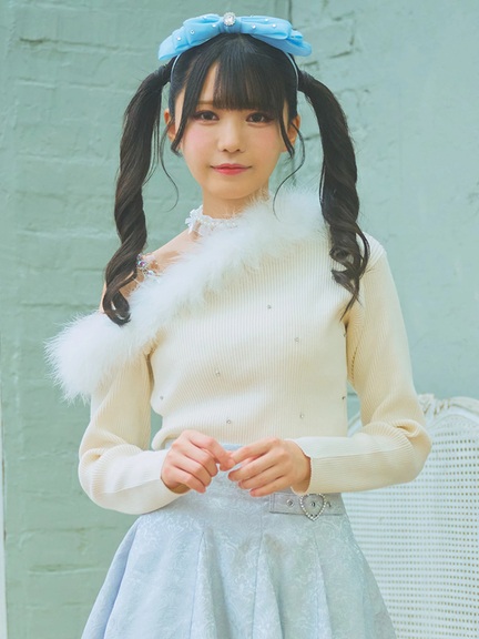 キラキラフェザーオフショルニットTOPS(ホワイト)