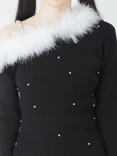 キラキラフェザーオフショルニットTOPS