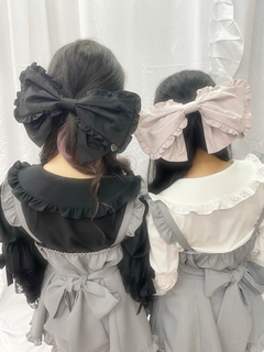 大きなフリルリボンバレッタ