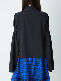 フレア袖タックブラウス