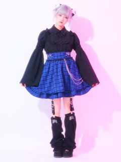 フレア袖タックブラウス