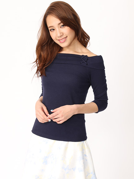 衿スピンドルオフショルTOPS