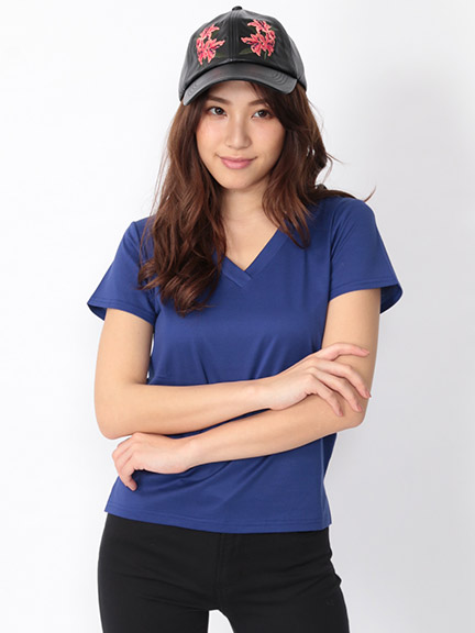 シンプルVネックTシャツ