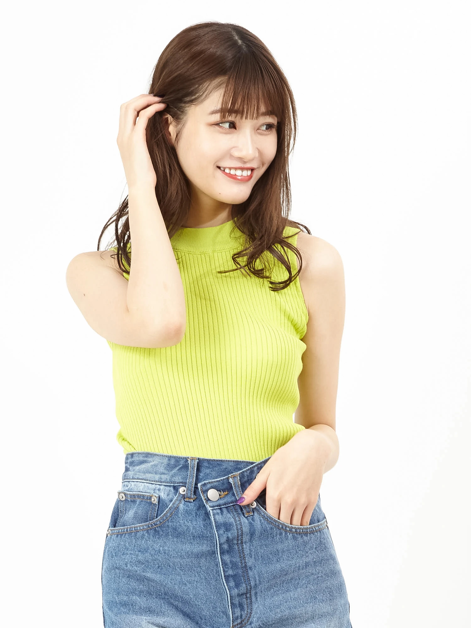 プチハイノースリーブニット