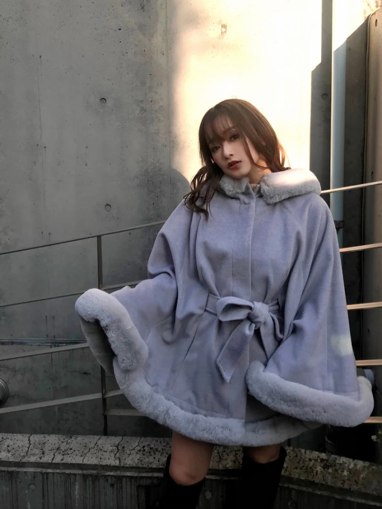 ファー付きケープ Cecil Mcbee セシルマクビー のポンチョ ケープ ファッション通販 Ailand アイランド