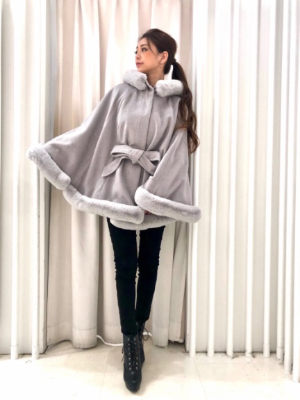 ファー付きケープ Cecil Mcbee セシルマクビー のポンチョ ケープ ファッション通販 Ailand アイランド ファー付きケープ Cecil Mcbee セシルマクビー のポンチョ ケープ ファッション通販 Ailand アイランド