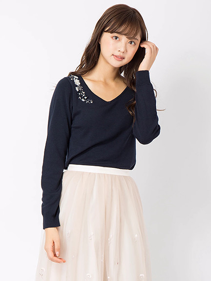 立体フラワーモチーフ刺繍Vニット