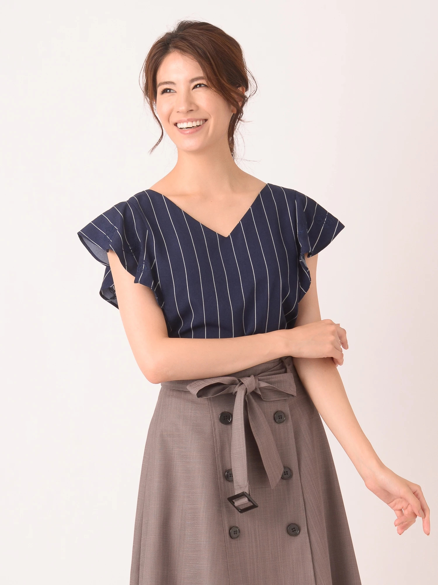 肩フレア刺繍ブラウス