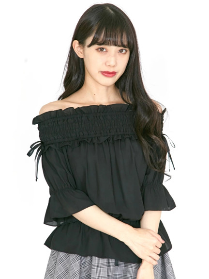 シャーリングオフショルブラウス