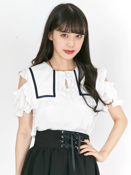 セーラー肩あきブラウス