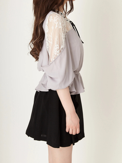 レース切り替えハシゴレースブラウス