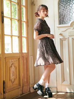 PetitRoseプリーツシフォンワンピース