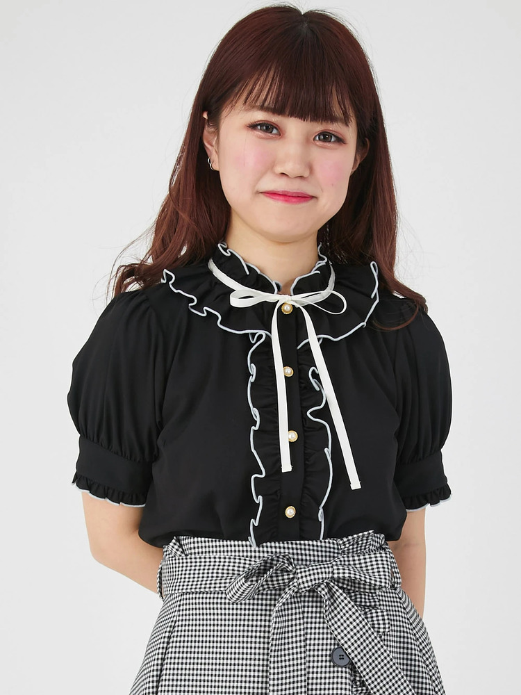 AAYUSHI フリルTシャツ　タグ付き　期間限定お値下げ AAYUSHI フリルTシャツ タグ付き 期間限定値下げ