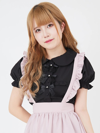 くぅちゃん⭐️値下げ交渉あり【an /アン】襟付き/ フリル/ ビジュー パラキスポップアップ行ってきた🦋 高襟のフリルブラウス、大好き