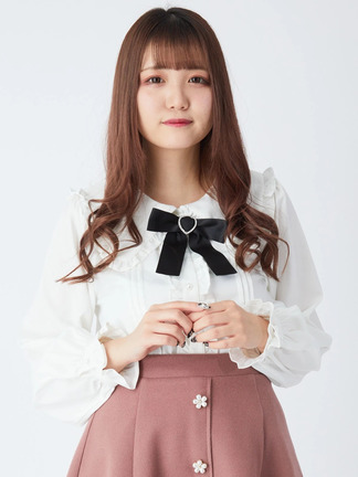 美品 近年 uncrave アンクレイヴ フリル ブラウス アイボリー M ネルフリルワイドブラウス M-L 【メール便対応可】 レディース