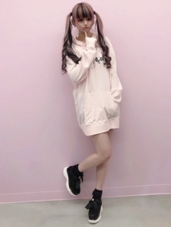 エンジェルプリントパーカー