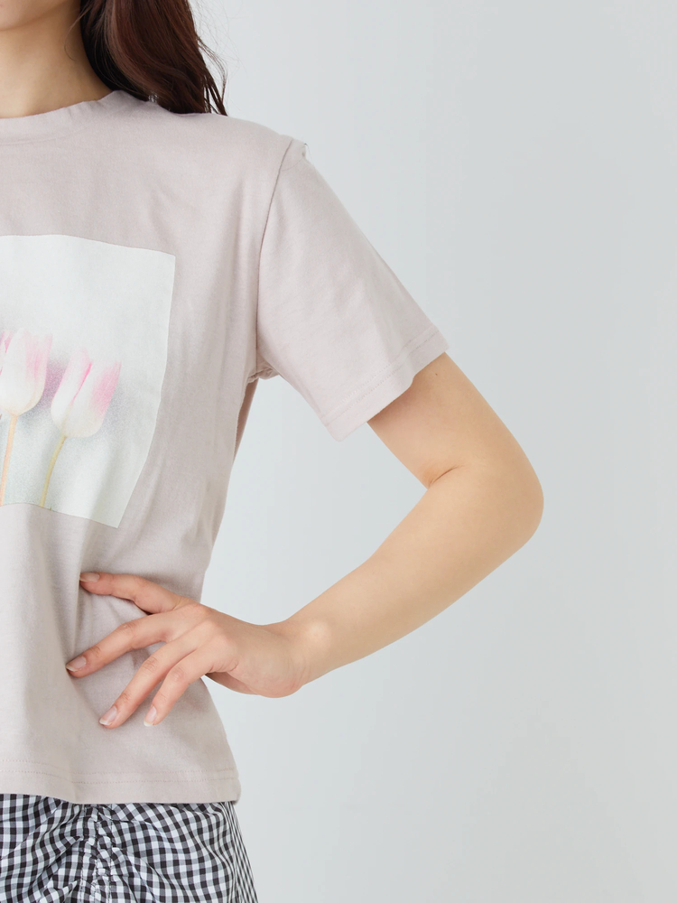 ohga チューリップ　フォトTシャツ ohga チューリップ フォト プリントTシャツ - メルカリ
