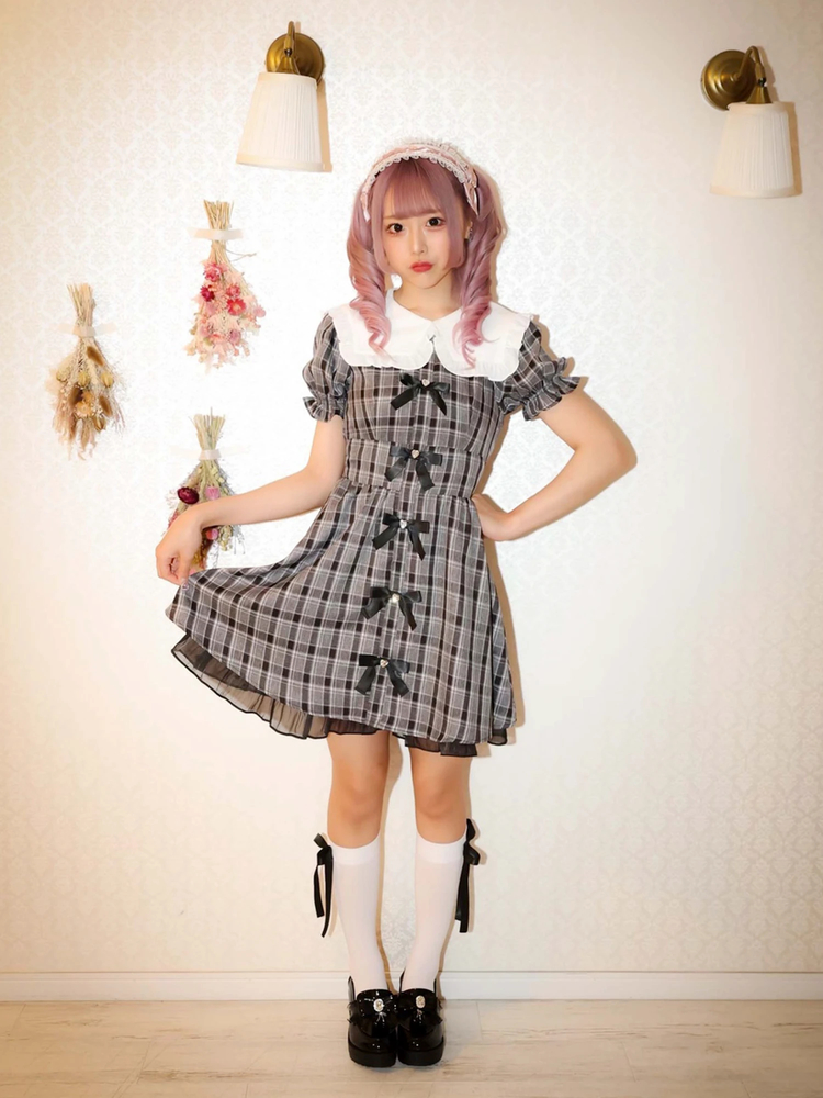 スクエアフリルリボンドーリーワンピース スクエアフリルリボンドーリーワンピース – pium