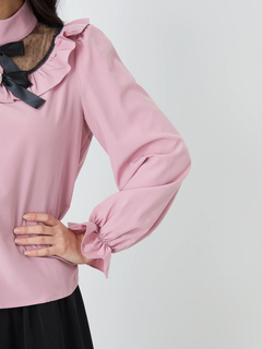 チュール切替えヨークフリルブラウス