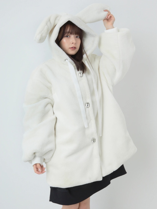 未使用 ホワイトファーコート 輝かしい ビジュー付き 