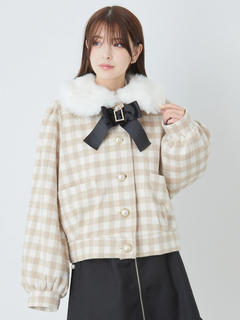 ベージュ