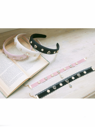 ビジュー付きベージュチョーカー M ビジュー チョーカー レース クロス 十字架 サークル ネックレス