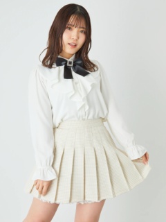 ベージュ