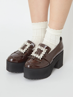 ビジューバックルローファー