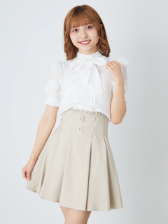 ベージュ