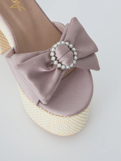 パールバックルリボンサンダル
