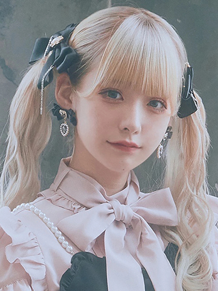 春夏コーデに際立つホワイト♡【CHANEL】リボンバレッタ ボウ バレッタ - シルク ジャカード、ブラック & エクリュ