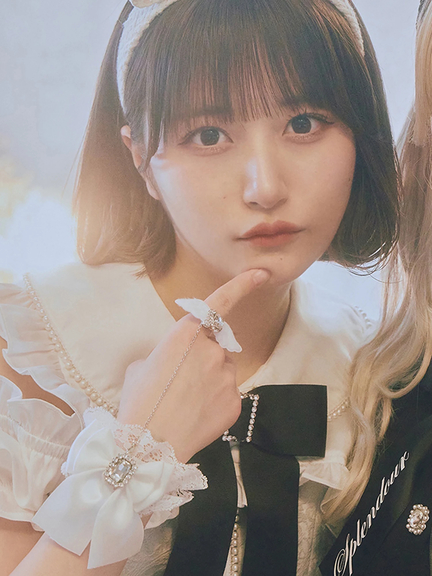 羽リング付きリボンカフス(ホワイト)