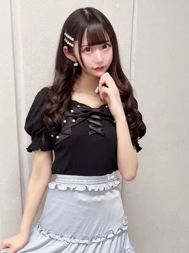 リボンとパール装飾の黒いトップス4L ふくま