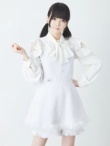 オフホワイト