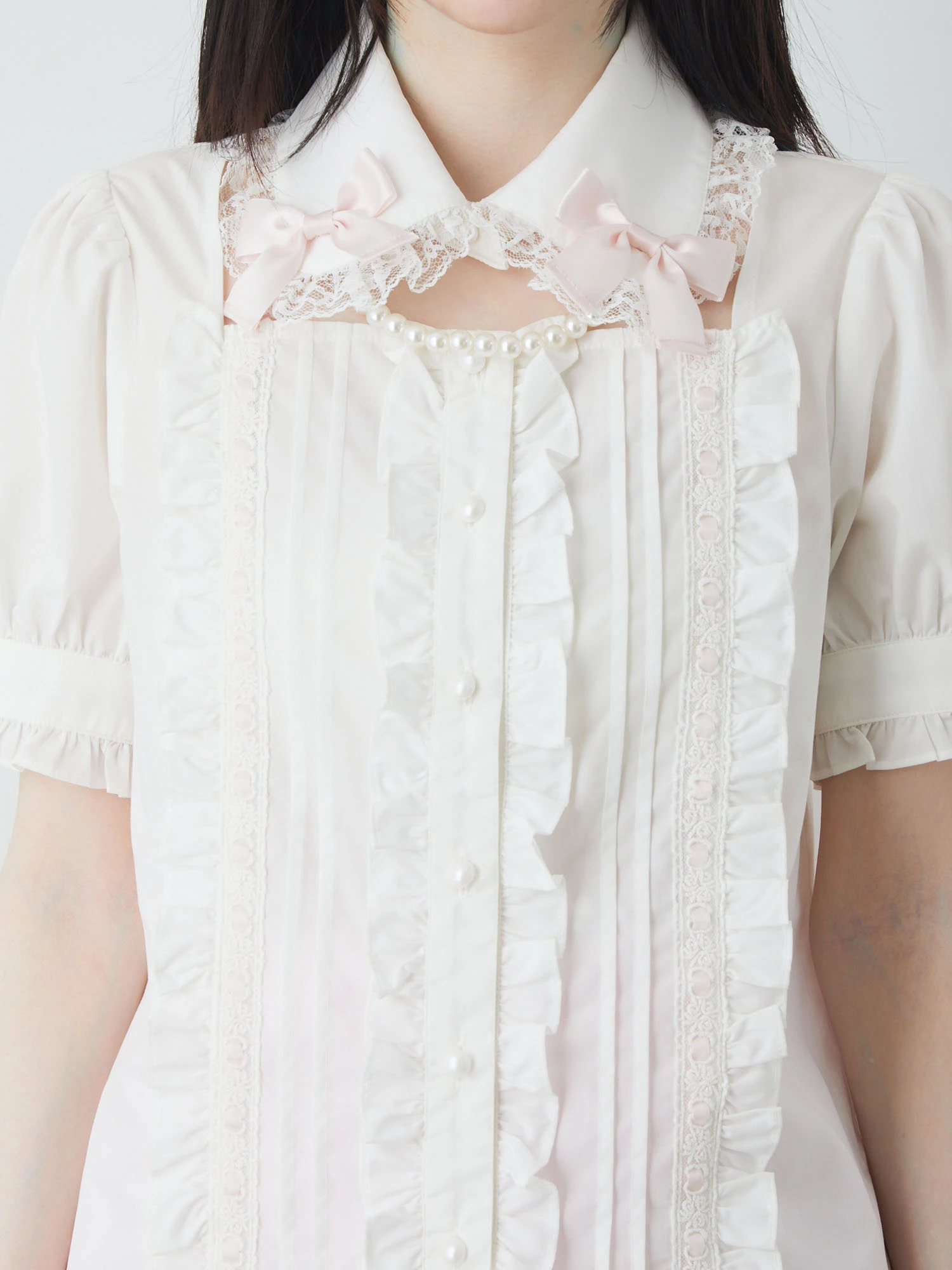 選べる襟クラシカルショートフリルブラウス レディース トップス ブラウス シャツ 長袖 Rose DearMyLove 秋 冬 角襟 ホワイト  ベージュ ブラック ボウタイ M L LL 3L フレンチガーリー ガーリー プレッピーコーデ 上品 量産型 フリル リ | 夢展望 YUMETENBO