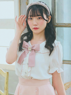 サテンリボン丸えりブラウス