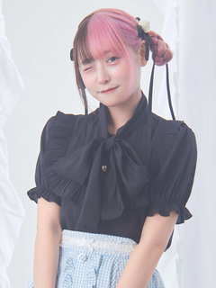 リボンタイブラウス