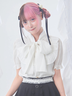 リボンタイブラウス