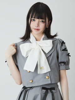 グレー