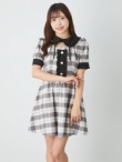 ベージュ
