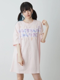 ピンク
