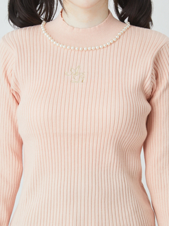 ロゴ刺しゅうニットTOPS